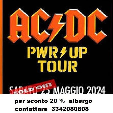Piccolo Monolocale Con Angolo Cottura Parma Bagian luar foto