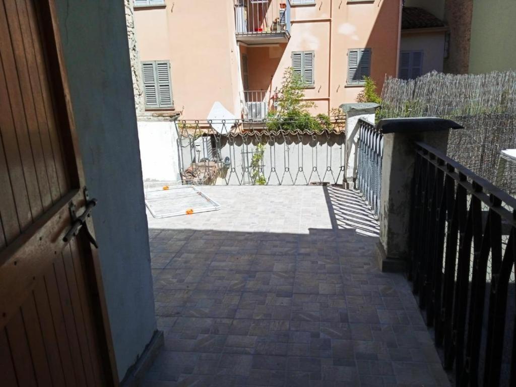 Piccolo Monolocale Con Angolo Cottura Parma Bagian luar foto