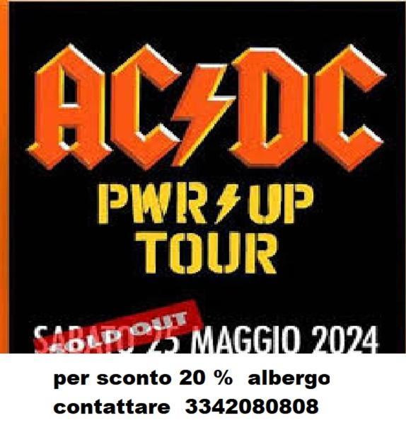 Piccolo Monolocale Con Angolo Cottura Parma Bagian luar foto